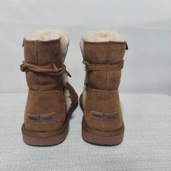 Minnetonka Sheepskin Suede Boots Wrap Laces Tan Women's Size 10 - Picture 2 of 8